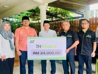 Serahan TH Khairat Kepada Waris Lima Jemaah Haji Malaysia