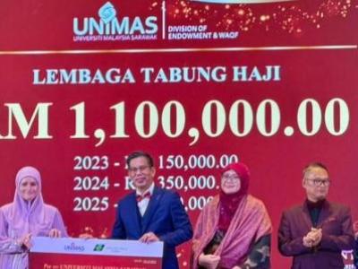 TH Terima Penghargaan Filantropi Bertaraf Diamond daripada UNIMAS